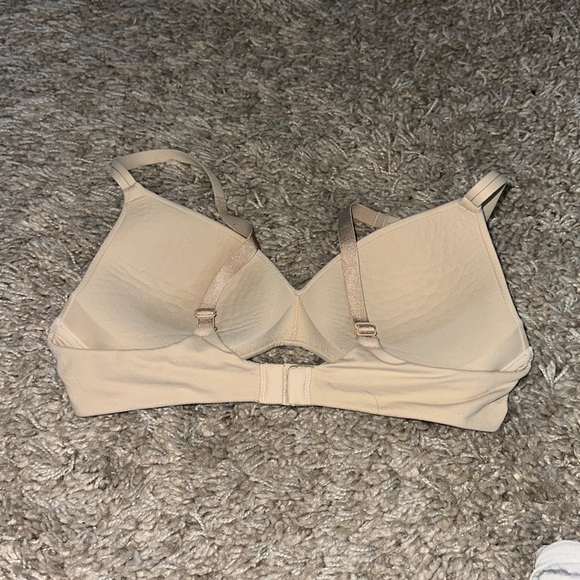 Wacoal wireless bra in nude - 34a - Picture 2 of 3